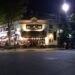 Fachada y esquina del Café Cortázar en la intersección de Cabrera y Medrano, en Palermo.