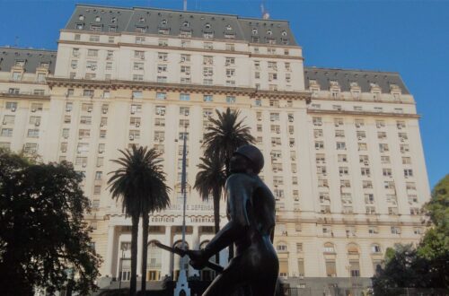 El imponente Edificio Libertador de Buenos Aires, en el barrio de Monserrat.