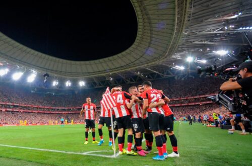 El Athletic de Bilbao celebrando en su estadio, el mítico San Mamés.