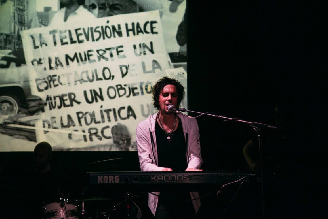 José Luis Berrone, líder de "Aeropiano" y tecladista de "Airbag".