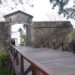 La emblemática Puerta de la Ciudadela en el casco histórico de Colonia del Sacramento.