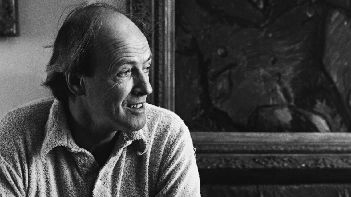 Roald Dahl, el escritor galés que dio vida a míticas obras para niños.