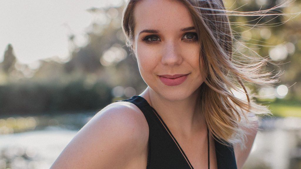 Krystal Sutherland, la autora de "Efectos colaterales del amor".