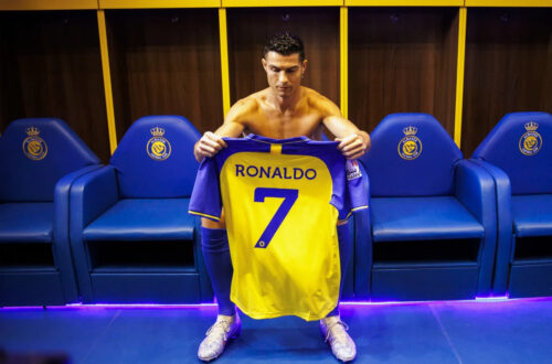 Cristiano Ronaldo por primera vez con la camiseta del Al Nassr.