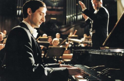 Adrien Brody interpretando a Wladyslaw Szpilman en "El pianista".
