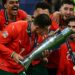 Cristiano Ronaldo levantando la UEFA Nations League 2025.