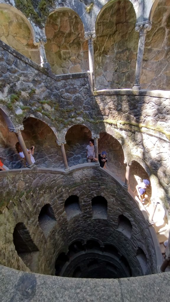 El Pozo Iniciático de la Quinta da Regaleira de Sintra.